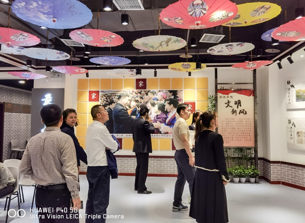 公司固定收益部黨支部、投行業(yè)務(wù)部黨支部、綜合事務(wù)部與金融（產(chǎn)業(yè)）基地保障黨支部開(kāi)展聯(lián)合黨日活動(dòng)
